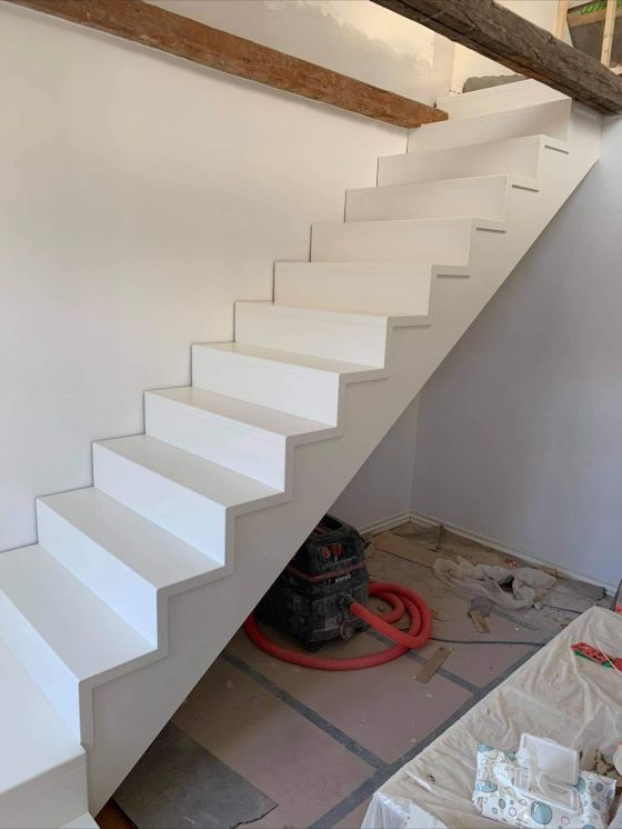Opsadlet​ trappe 2